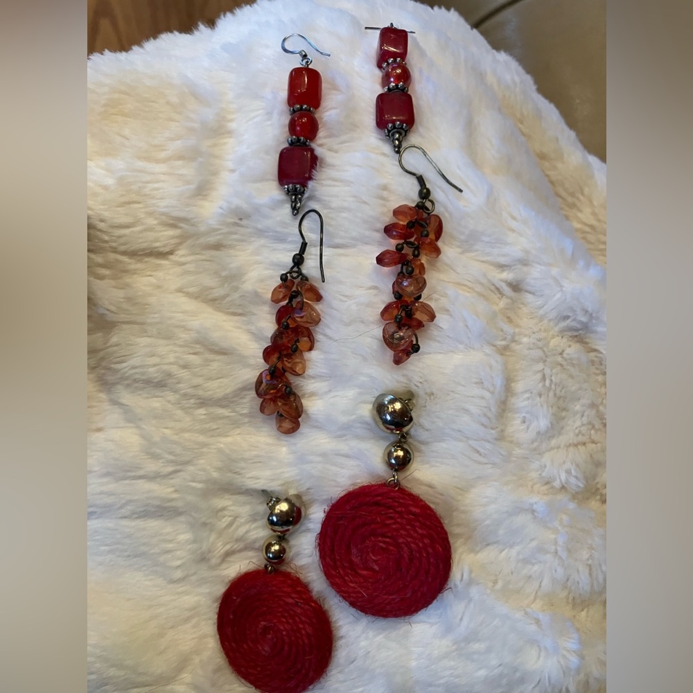 👛💰👛 4 for $20 Red Dangle Earring Set